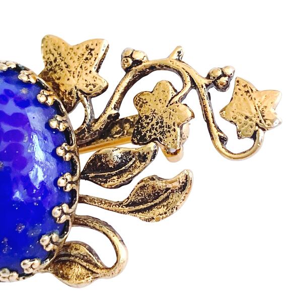VTG 60s Gold Tone Ivy Leaf Brooch Blue Art Glass Cabochon Victorian Revival Pin - Picture 4 of 11